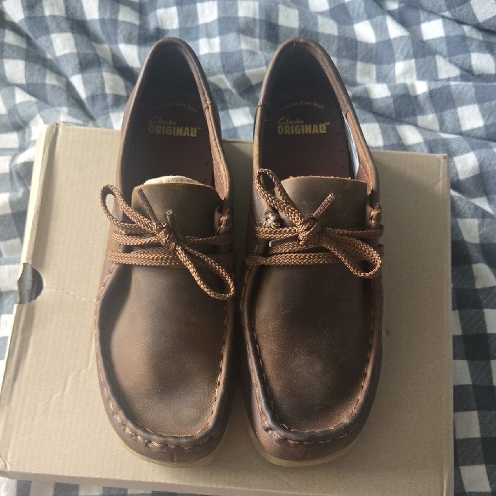 Kids WALLABEE in BEESWAX